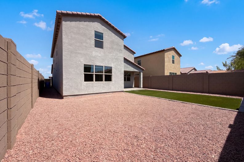 Photo 5 of 35 of 3325 W Dunbar Dr, Phoenix, AZ