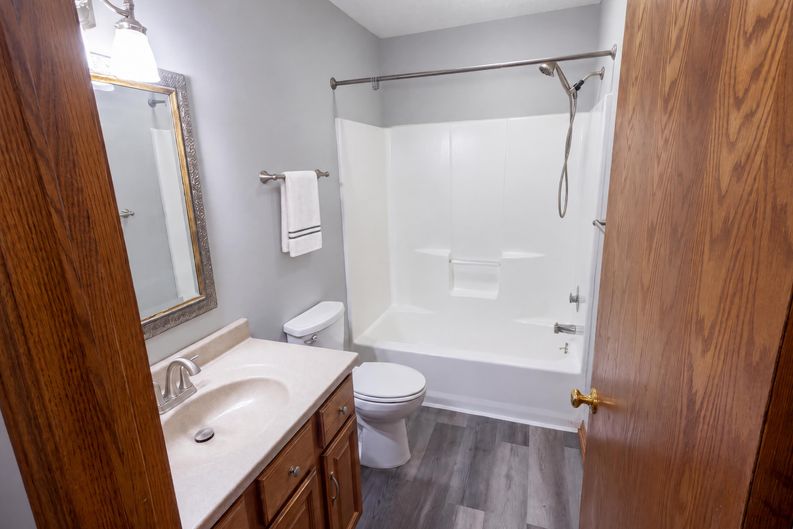 Photo 18 of 27 of 1100 Prescot Ave NW, Massillon, OH