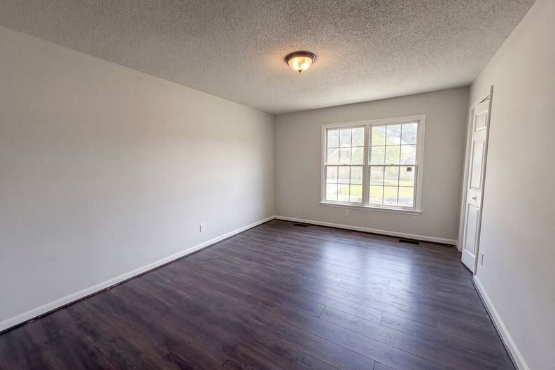 Photo 10 of 17 of 4013 Burleigh Pl, Fayetteville, NC