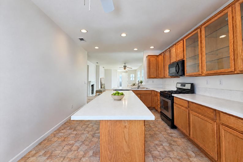 Photo 7 of 22 of 8888 Billfish Way, Sacramento, CA