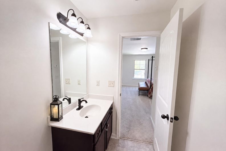 Photo 17 of 24 of 115 Birchwood Ct, Loganville, GA