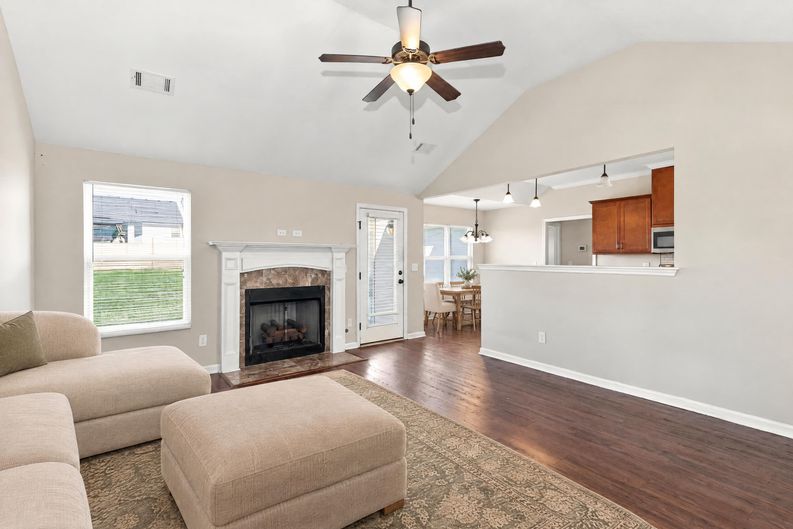 Photo 3 of 20 of 2712 Ardwick Dr, Hephzibah, GA
