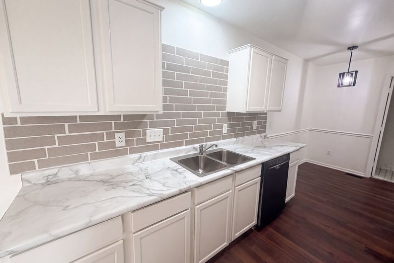 Photo 5 of 21 of 14210 Xenon St NW, Ramsey, MN
