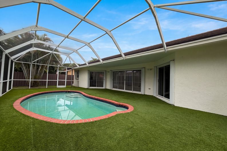 Photo 24 of 25 of 16571 SW 145th Ave, Miami, FL