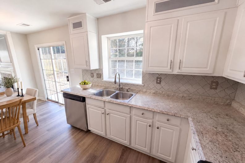 Photo 6 of 24 of 10809 Northgate Trail Dr, Charlotte, NC