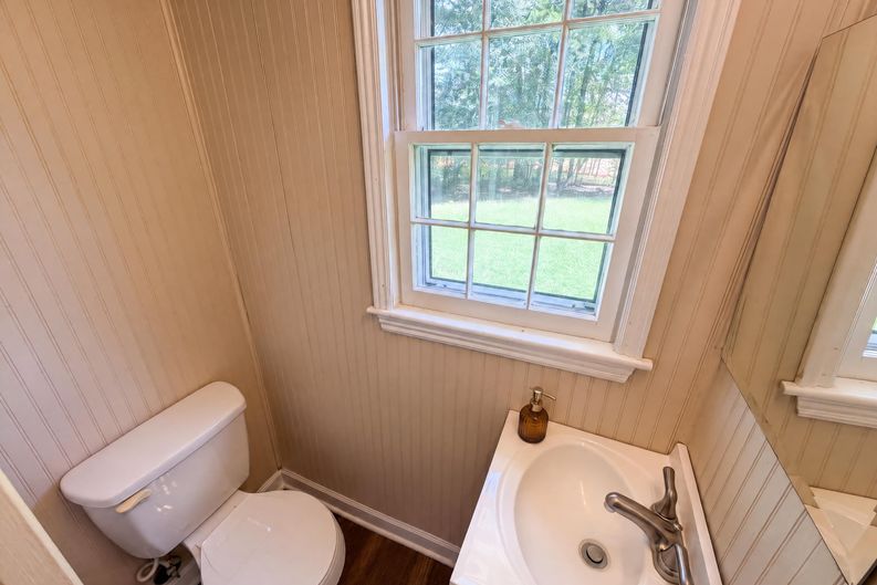 Photo 13 of 23 of 5100 Robinwood Dr, Charlotte, NC