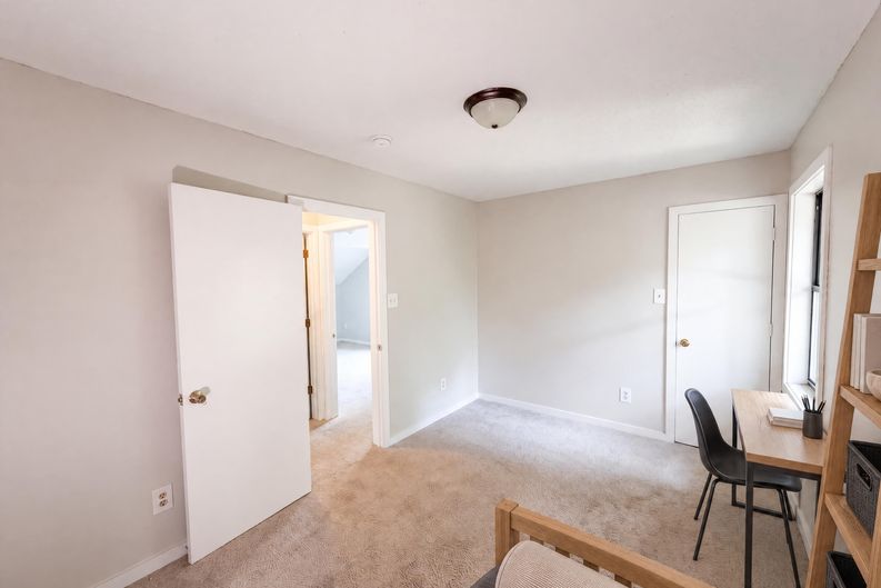 Photo 11 of 16 of 5844 Waters Edge Dr, Fayetteville, NC