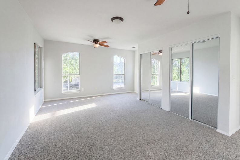 Photo 9 of 17 of 4526 S Horseshoe Trl, The Colony, TX