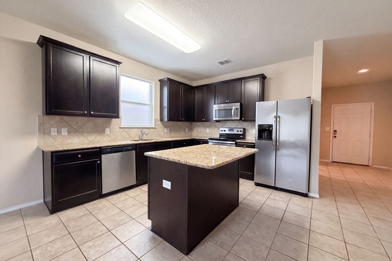 Photo 6 of 19 of 679 Trinity Mdw, San Antonio, TX