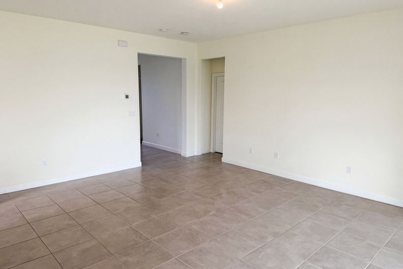 Photo 19 of 42 of 12473 NW Lynch Ln, Port Saint Lucie, FL