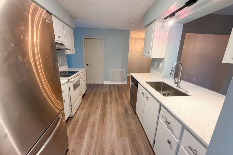 Photo 6 of 21 of 9605 NW 81st St, Tamarac, FL