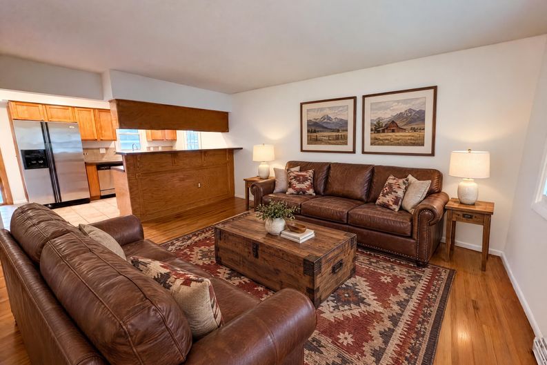 Photo 3 of 22 of 2807 Ohenry Rd, Brooklyn Center, MN