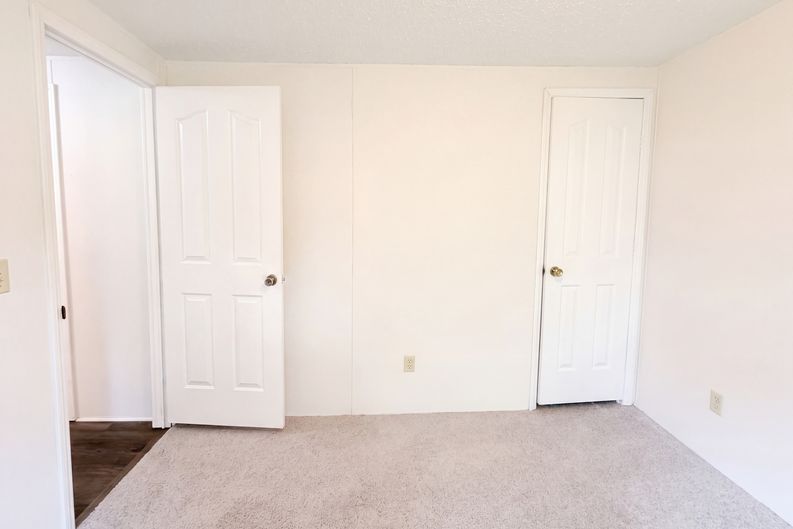 Photo 11 of 17 of 2648 Pine Ridge Dr, Nashville, TN