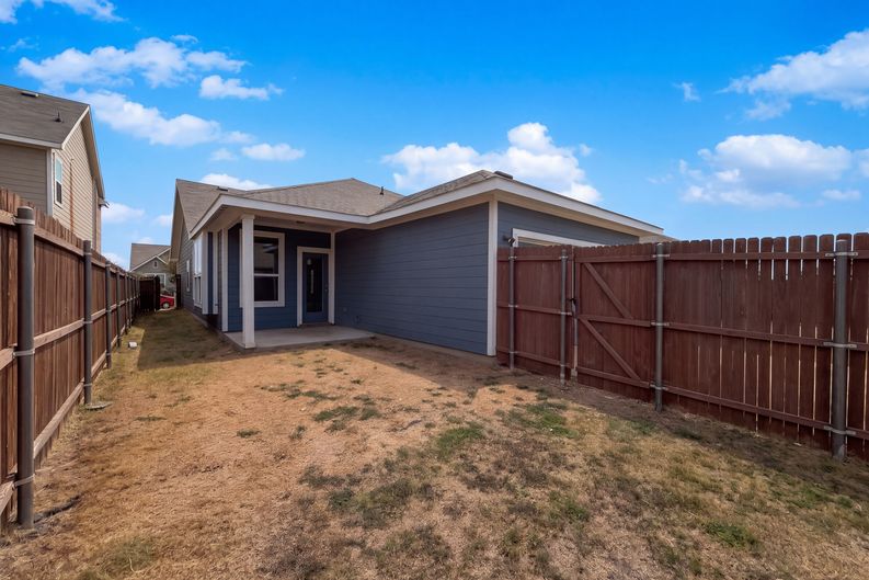 Photo 5 of 21 of 2825 Journey Ln, Crandall, TX