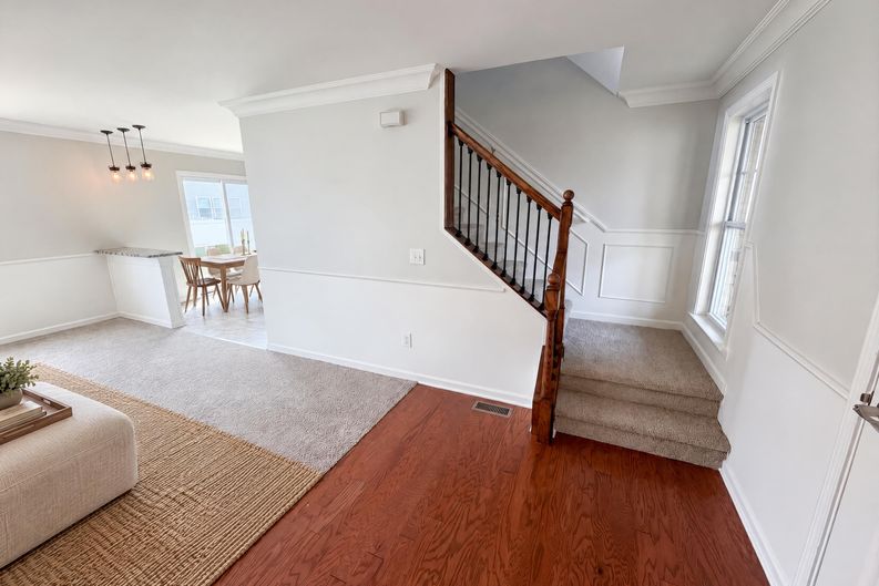Photo 6 of 44 of 42824 Greystone Dr, Sterling Heights, MI