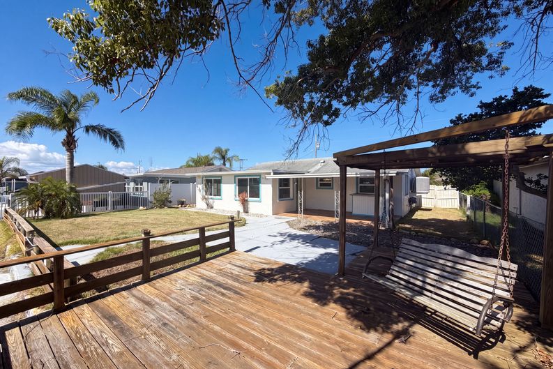 Photo 5 of 30 of 13638 Evelane Dr, Hudson, FL