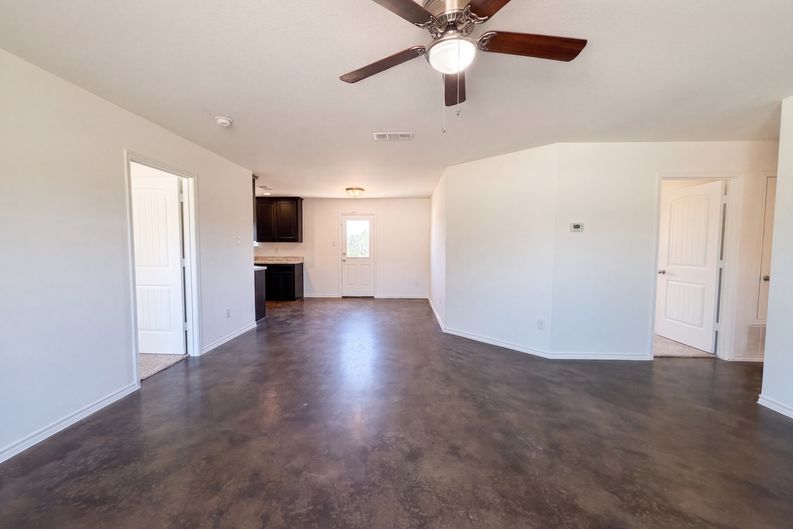 Photo 3 of 18 of 521 Brazos Hills Dr, Weatherford, TX