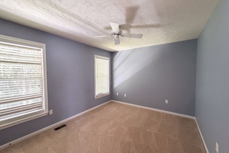 Photo 11 of 27 of 11301 Willowdale Dr, Germantown, MD