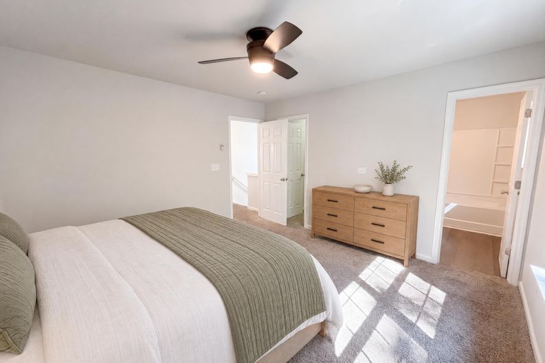 Photo 9 of 22 of 13927 Singleleaf Ln, Charlotte, NC