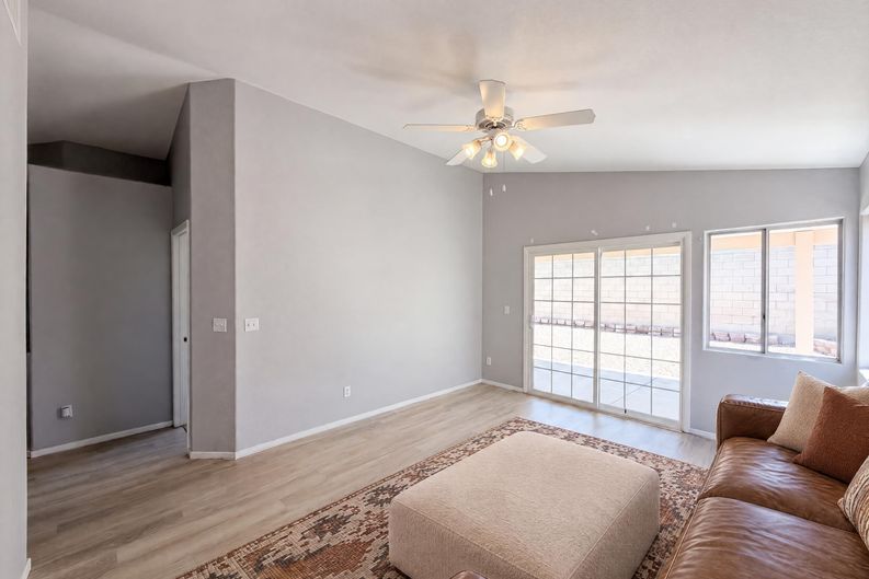 Photo 10 of 33 of 9121 Indian Breeze Dr, Las Vegas, NV