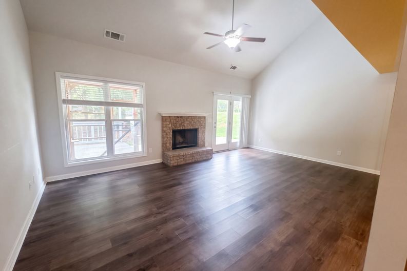 Photo 9 of 67 of 2878 Oak Springs Dr, Statham, GA