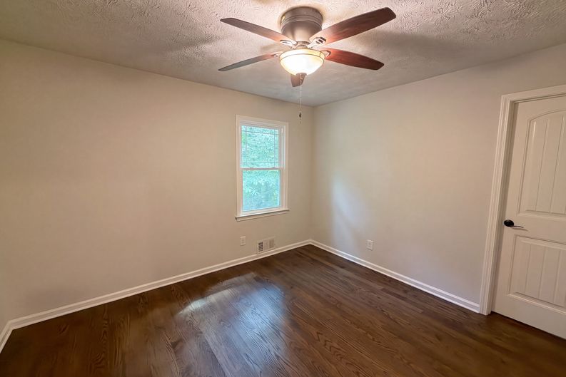 Photo 12 of 23 of 1394 Natchez Trce SW, Marietta, GA
