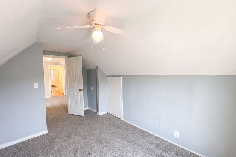 Photo 18 of 32 of 608 Howland Ave, Toledo, OH