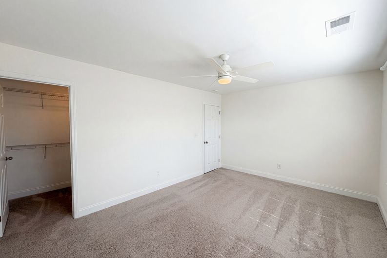 Photo 31 of 44 of 2714 Green Ash Ln, Knoxville, TN