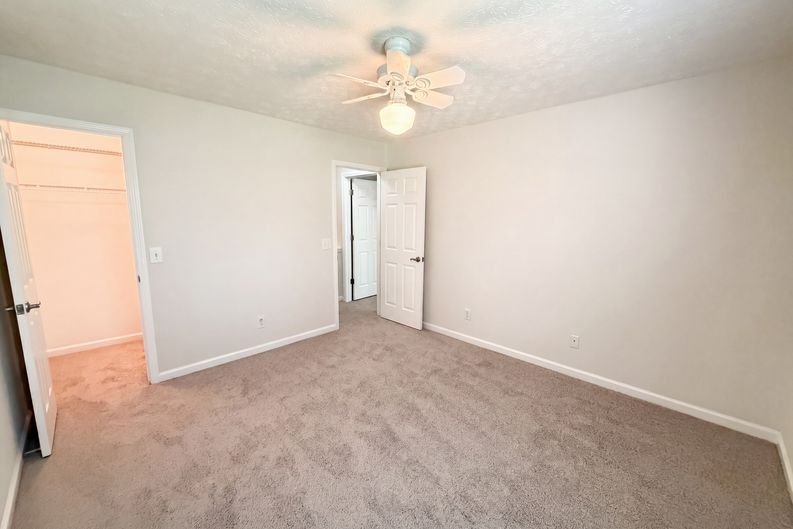 Photo 10 of 21 of 13331 Harpley Ct, Alpharetta, GA