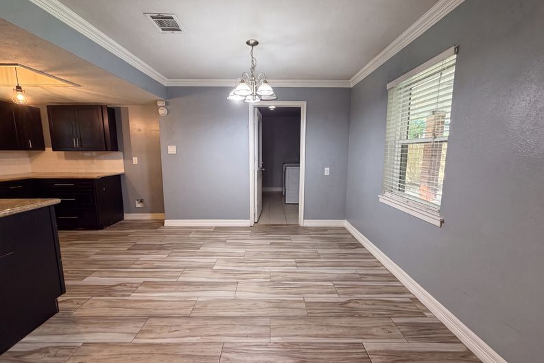 Photo 6 of 21 of 9314 Deanwood St, Houston, TX