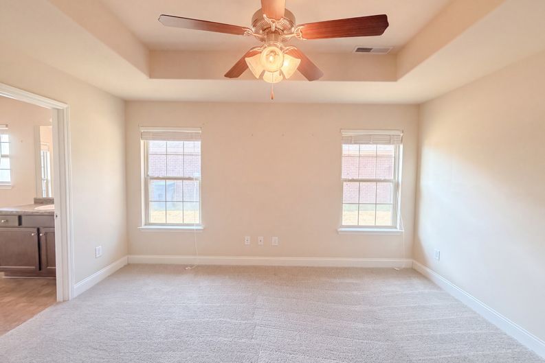 Photo 4 of 20 of 316 Vincent St, Alabaster, AL