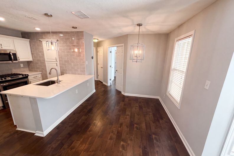Photo 5 of 32 of 2090 River Heights Walk SE, Marietta, GA