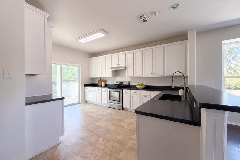 Photo 7 of 19 of 9000 Blackstone Dr, Aubrey, TX