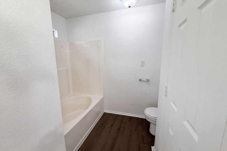 Photo 23 of 31 of 1033 Olivewood Ln, Fort Worth, TX