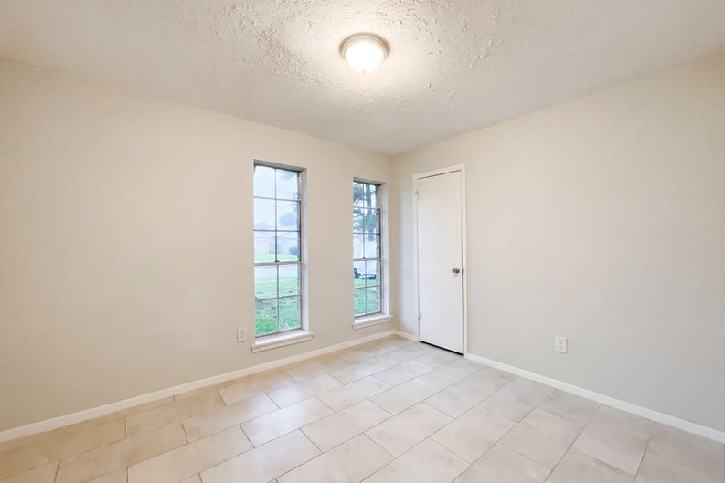 Photo 4 of 16 of 23110 Pennsgrove Rd, Spring, TX