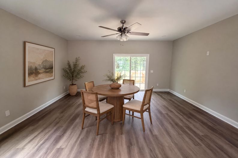 Photo 8 of 23 of 1120 Newnham Dr, Columbia, SC