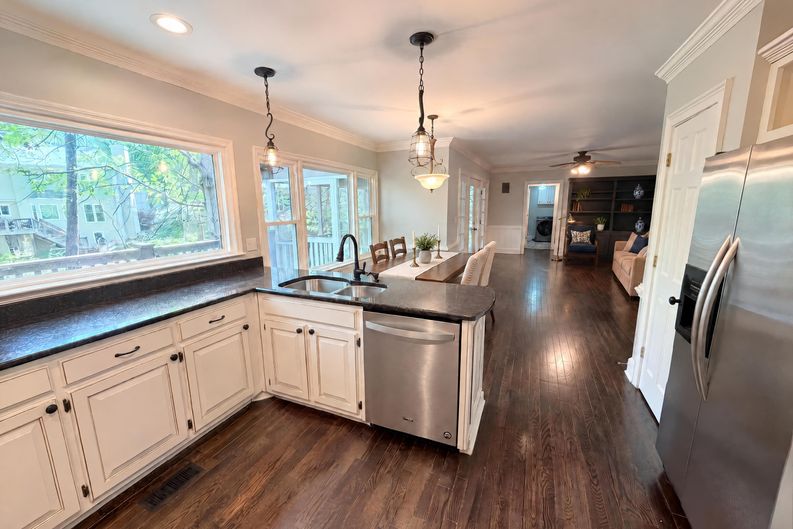 Photo 19 of 58 of 984 Forest Pond Ct, Marietta, GA