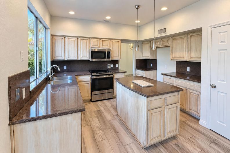 Photo 5 of 30 of 7032 W Piute Ave, Glendale, AZ