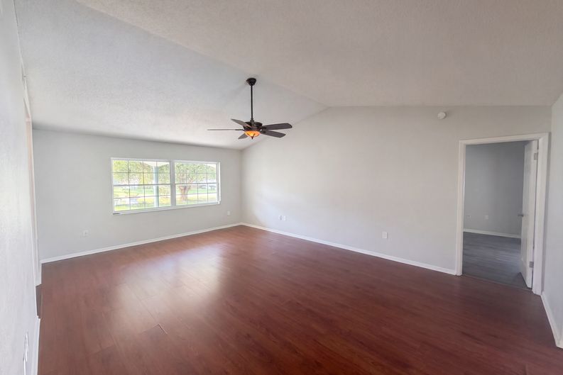 Photo 16 of 34 of 11187 Blythville Rd, Spring Hill, FL