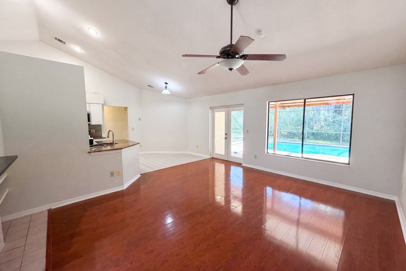Photo 14 of 19 of 332 Sprucewood Rd, Lake Mary, FL