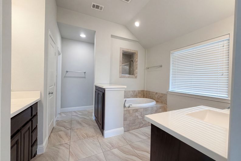 Photo 8 of 19 of 2613 Oak Blossom Dr, McKinney, TX