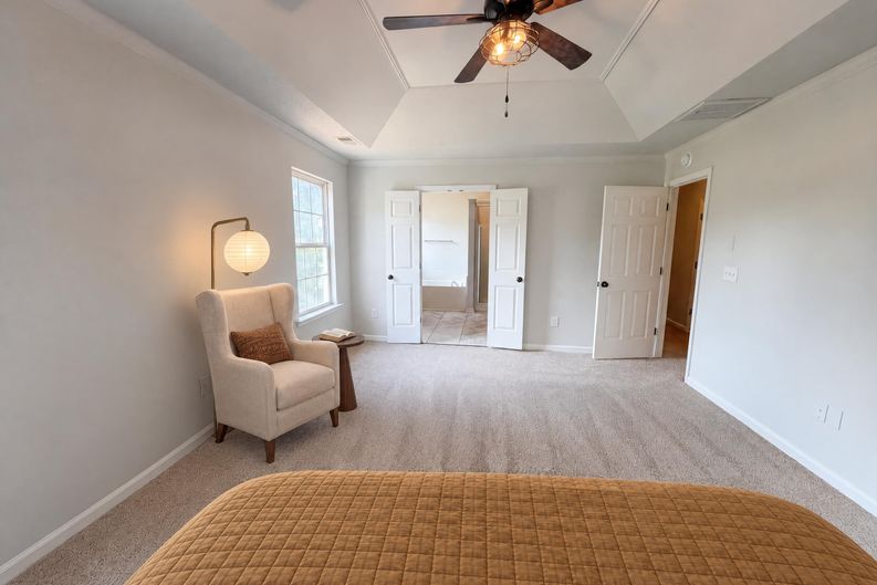 Photo 4 of 25 of 9 Bluff Ridge Ct, Greenville, SC