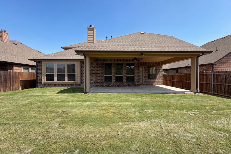 Photo 29 of 34 of 725 Lyndhurst Dr, Anna, TX
