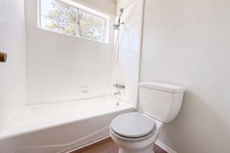 Photo 17 of 37 of 22360 Briarwood Ln, Crestline, CA
