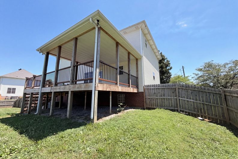 Photo 19 of 24 of 1117 Thornberry Dr, Clarksville, TN