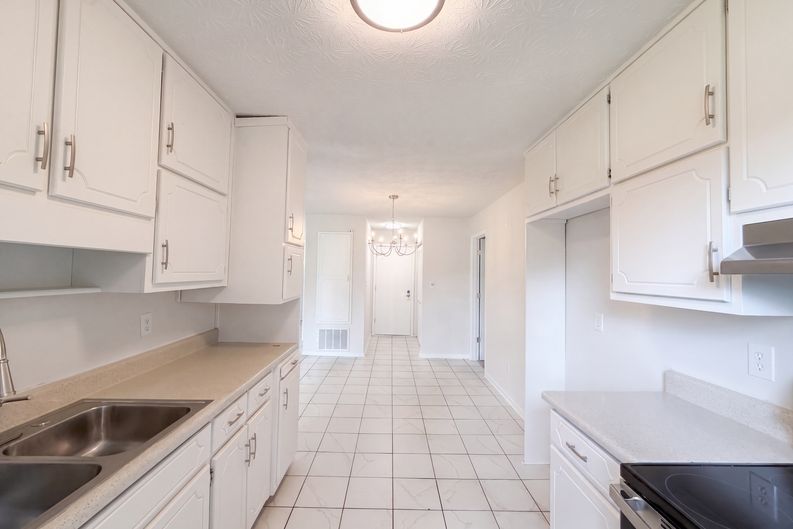 Photo 14 of 25 of 6120 Dorchester Dr, Rex, GA