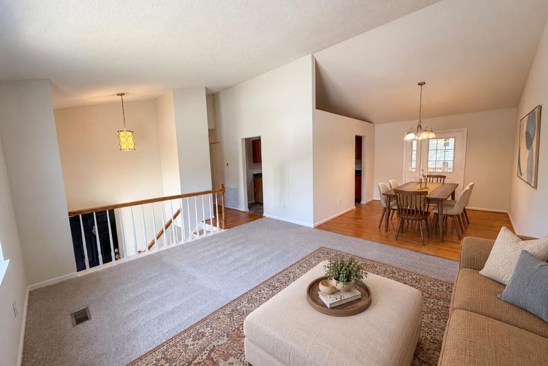 Photo 3 of 22 of 163 Stonewood Dr, West Columbia, SC