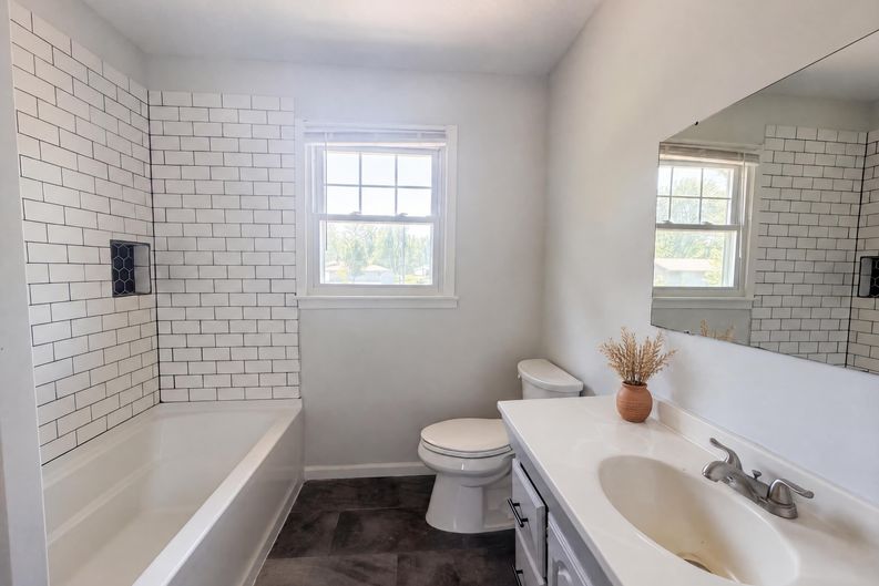 Photo 6 of 19 of 231 Downey Dr, Wellsville, KS