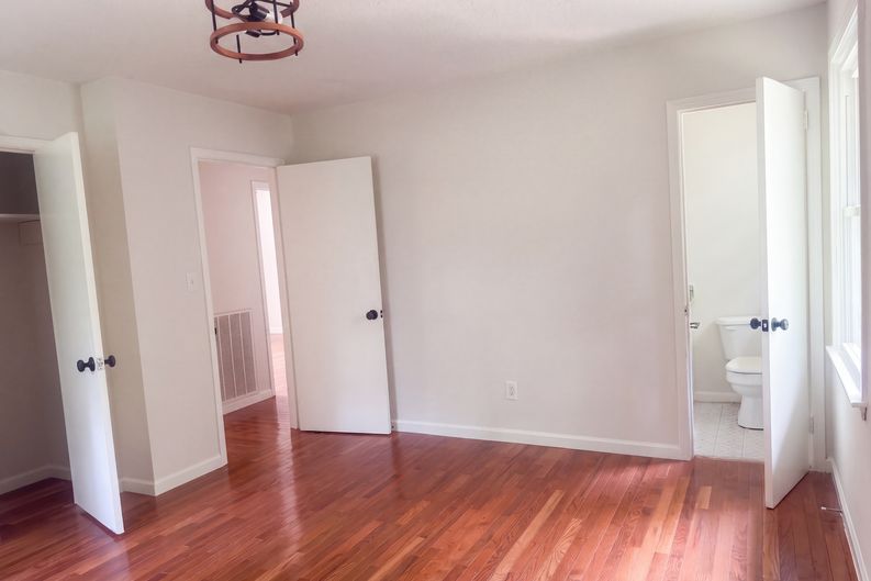Photo 4 of 56 of 4676 Fairway Dr, Pinson, AL
