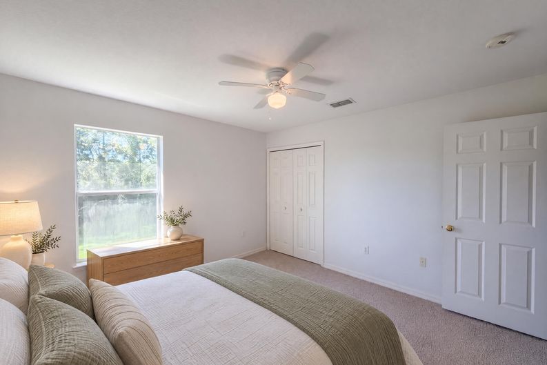 Photo 11 of 30 of 10 Freeland Ln, Palm Coast, FL